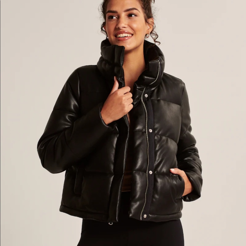 Meet your Posher, Zattia